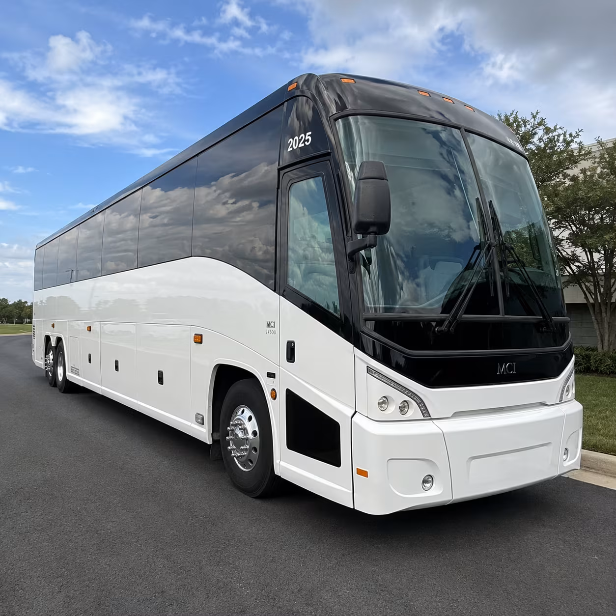 day trip and excursion buses to disneyland anaheim and beyond
