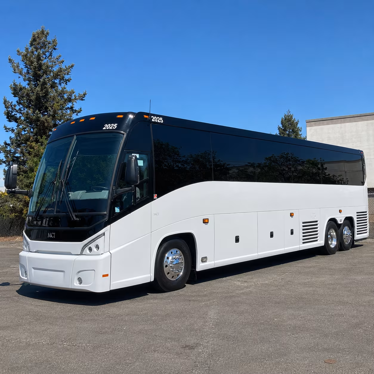 employee shuttle buses that beat the i 405 every morning